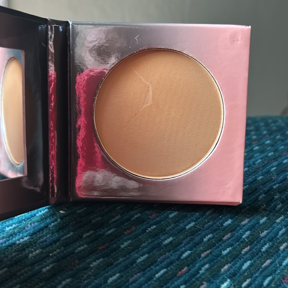 Walnut Bronzer - Picture 2 of 2